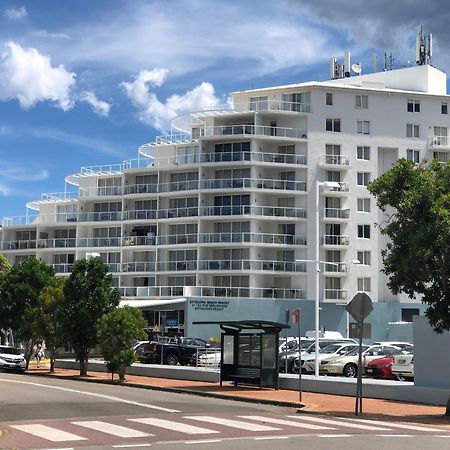 Base Holidays - Ettalong Beach Premium Apartments Exterior foto